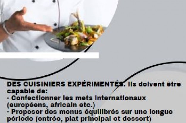 Photo de chefs-cuisiniers-et-aides-cuisiniers-308