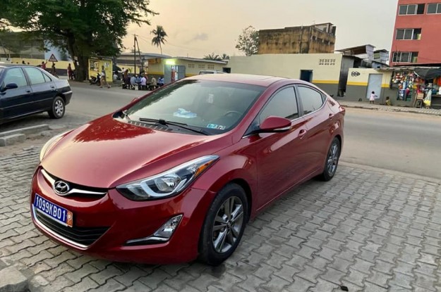 Photo de hyundai-elantra-2016-occasion-299