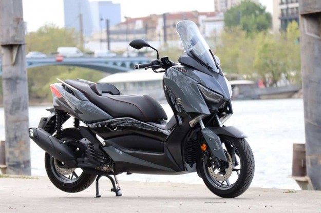 Photo de yamaha-moto-xmax-125-annee-2017-86